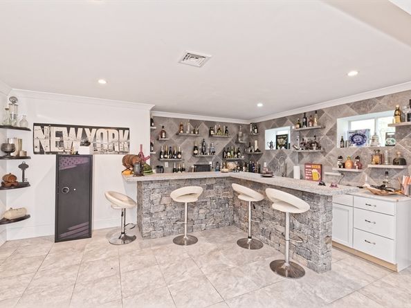 22 Jacobs Rd, Southbridge MA 01550