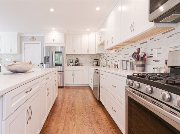 22 Jacobs Rd, Southbridge MA 01550