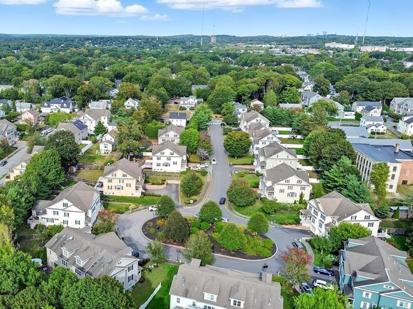 35 Andrea Cir 35, Needham MA 02494