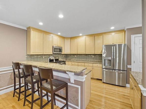 35 Andrea Cir 35, Needham MA 02494