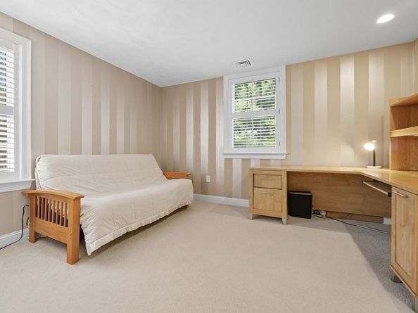 35 Andrea Cir 35, Needham MA 02494