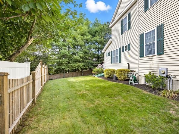 35 Andrea Cir 35, Needham MA 02494