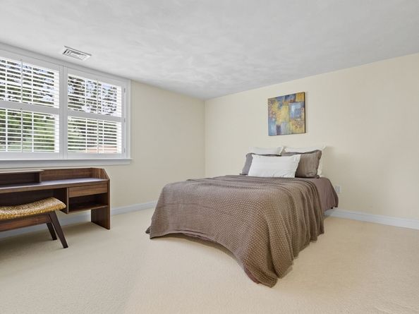 35 Andrea Cir 35, Needham MA 02494