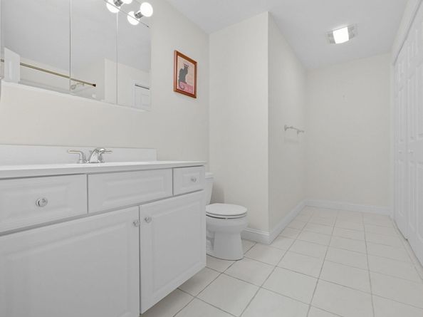35 Andrea Cir 35, Needham MA 02494