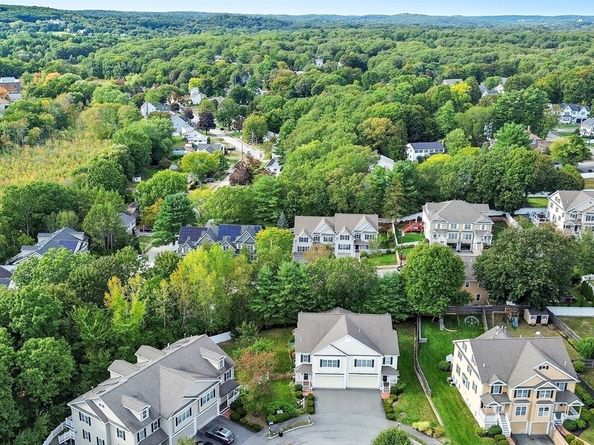 35 Andrea Cir 35, Needham MA 02494