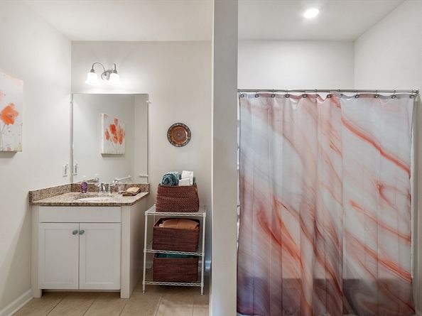 2 Francis Dr 412, Andover MA 01810