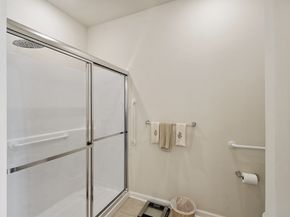 2 Francis Dr 412, Andover MA 01810