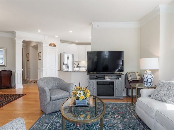 2 Francis Dr 412, Andover MA 01810