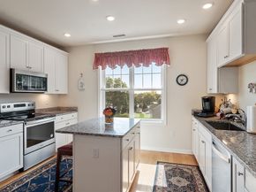 2 Francis Dr 412, Andover MA 01810