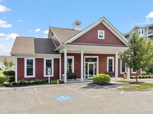 2 Francis Dr 412, Andover MA 01810