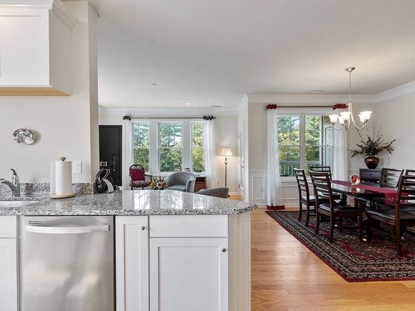 2 Francis Dr 412, Andover MA 01810