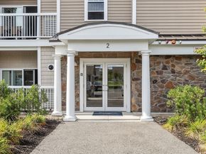 2 Francis Dr 412, Andover MA 01810