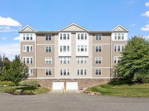 2 Francis Dr 412, Andover MA 01810