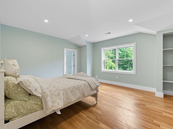 22 Lincoln Road, Lincoln MA 01773
