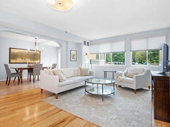 250 Hammond Pond Parkway 102N, Newton MA 02467