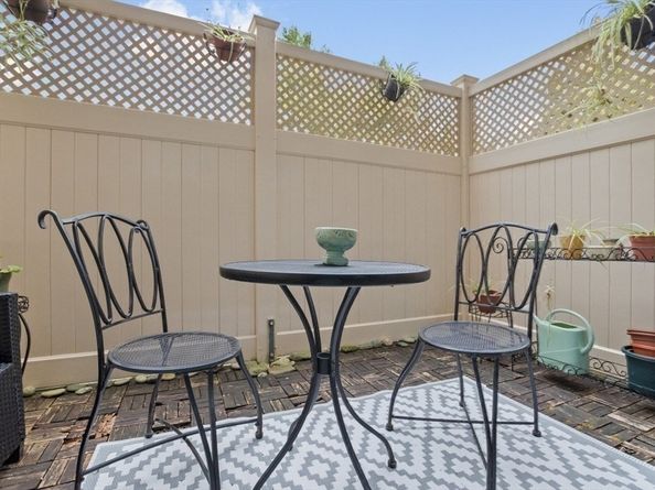 250 Hammond Pond Parkway 102N, Newton MA 02467