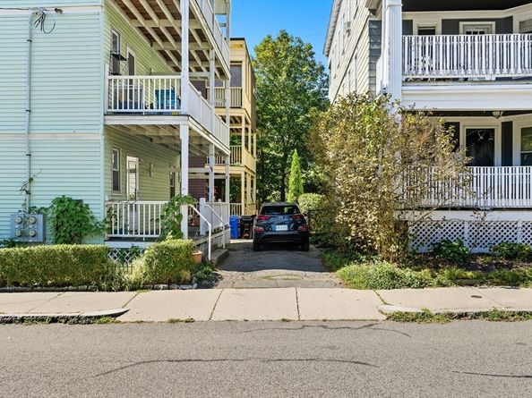 20 Rice St 2, Brookline MA 02445