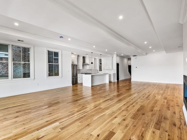520 East Broadway 2, Boston MA 02127
