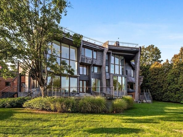 55 Leicester St, Brookline MA 02445