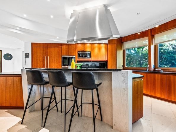 55 Leicester St, Brookline MA 02445