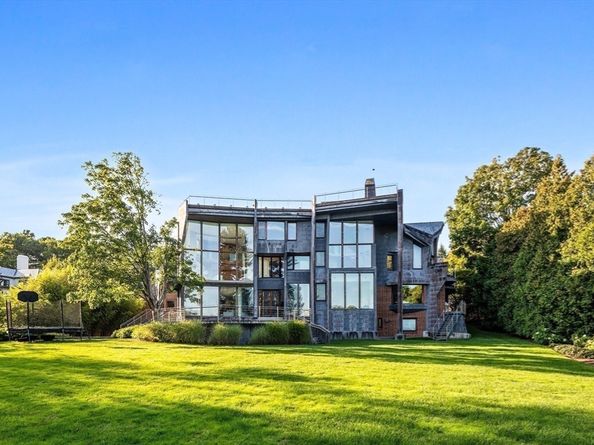 55 Leicester St, Brookline MA 02445