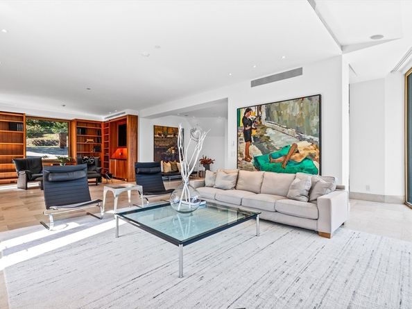 55 Leicester St, Brookline MA 02445