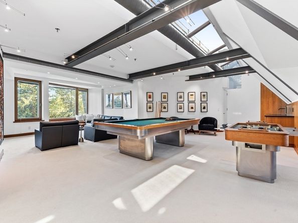 55 Leicester St, Brookline MA 02445