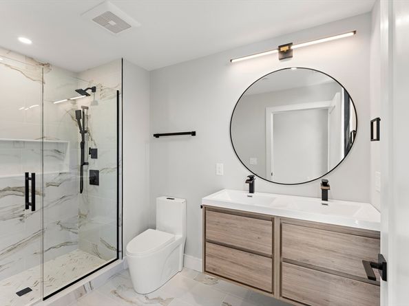 106 Moore PH6, Boston MA 02128
