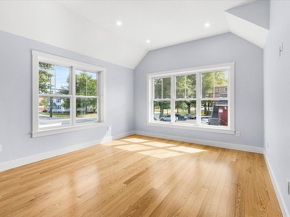 71 Readville St A, Boston MA 02136