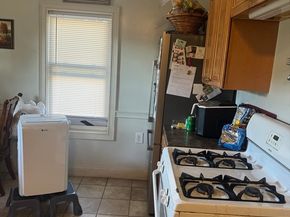 58 Arlington St, Fitchburg MA 01420