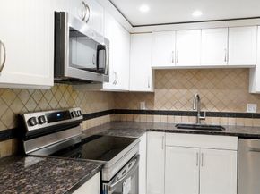 36 Pleasant Dr 42, Stoughton MA 02072
