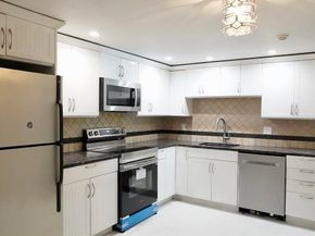 36 Pleasant Dr 42, Stoughton MA 02072