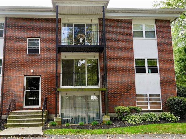 36 Pleasant Dr 42, Stoughton MA 02072