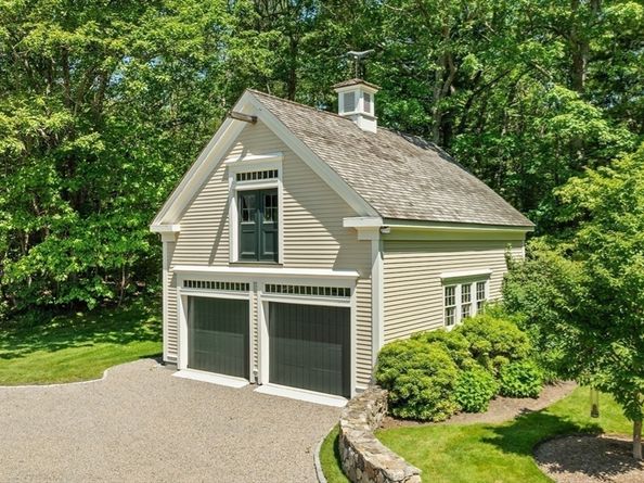 26 Longmeadow Dr, Westwood MA 02090