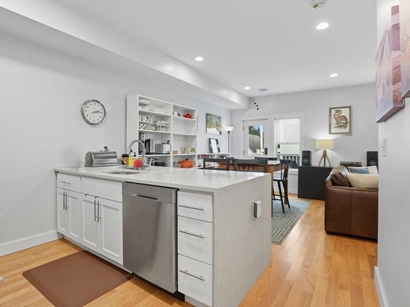 15 Swift Ter 3, Boston MA 02128