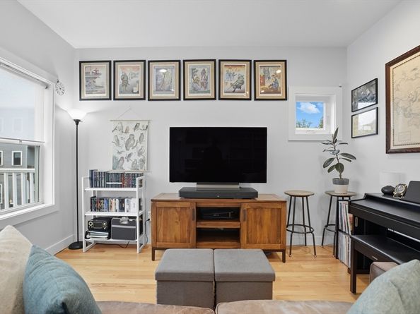 15 Swift Ter 3, Boston MA 02128