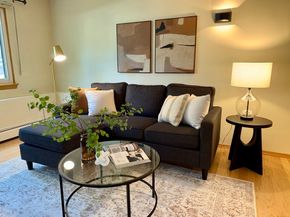 4 Hallmark Gardens 2, Burlington MA 01803
