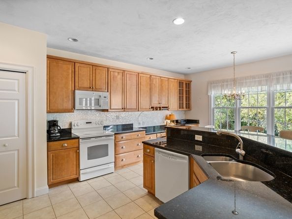 19 Sandstone Road 19, Westford MA 01886