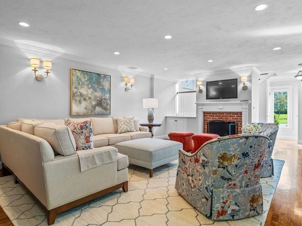 4 Farmer Road 4, Milton MA 02186
