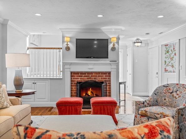 4 Farmer Road 4, Milton MA 02186