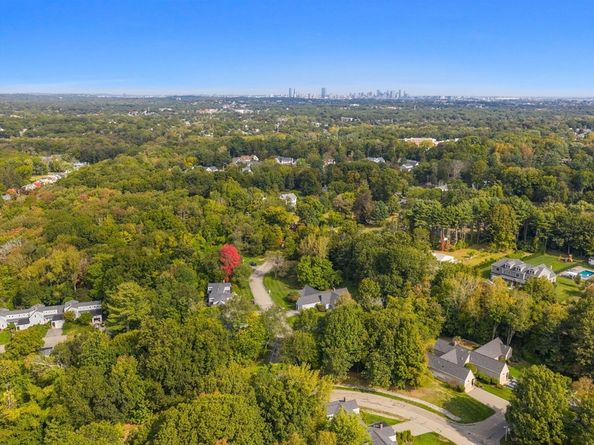 4 Farmer Road 4, Milton MA 02186