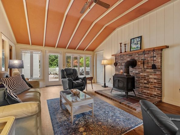 24 Vaine St, Winchendon MA 01475