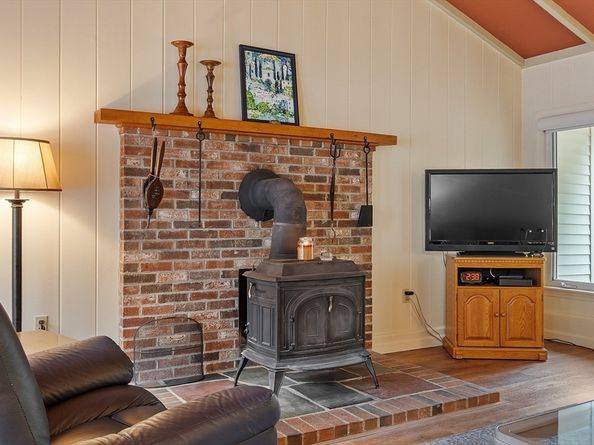 24 Vaine St, Winchendon MA 01475