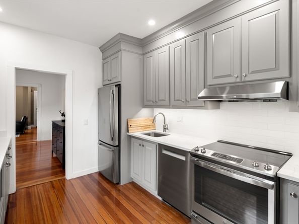639 Pleasant St 639, Milton MA 02186