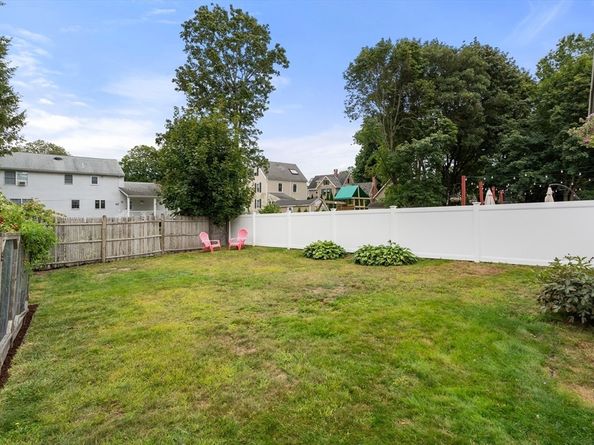 639 Pleasant St 639, Milton MA 02186