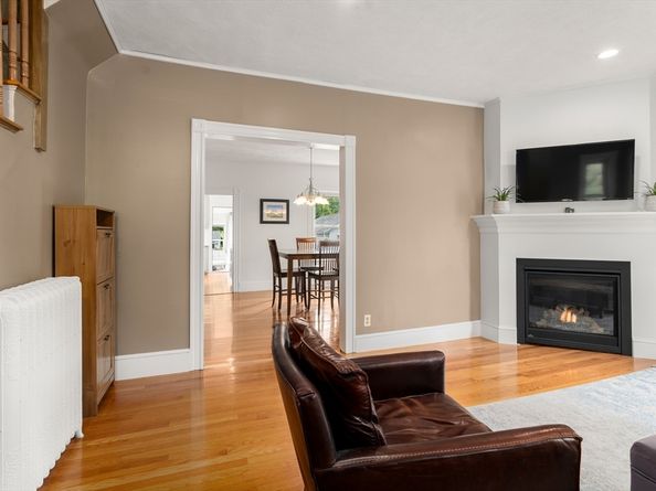 639 Pleasant St 639, Milton MA 02186