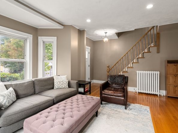 639 Pleasant St 639, Milton MA 02186
