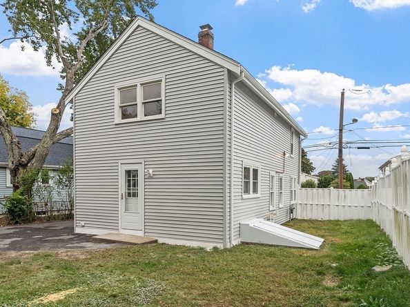 98 Seminole Ave, Waltham MA 02451