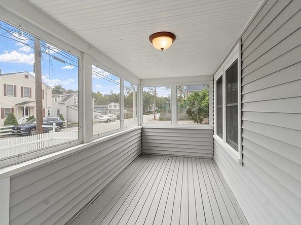 98 Seminole Ave, Waltham MA 02451