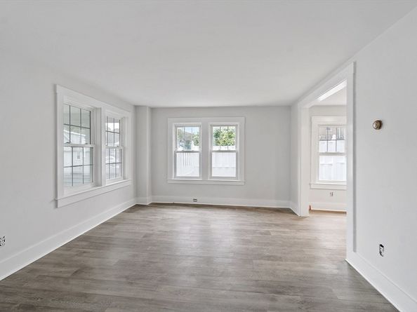 98 Seminole Ave, Waltham MA 02451
